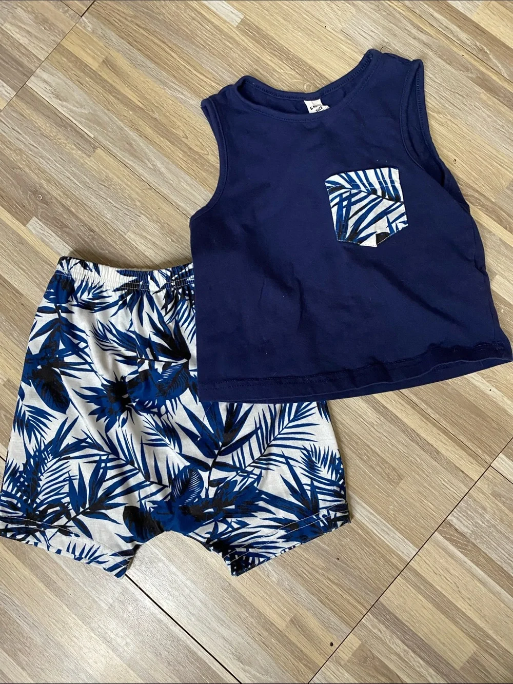 SHEIN 2 piece tropical theme short set size toddler boys 2T